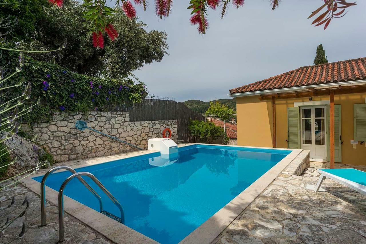 Yellow House Ithaca Βαθύ Εξωτερικό φωτογραφία