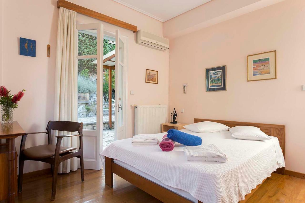 Yellow House Ithaca Βαθύ Εξωτερικό φωτογραφία